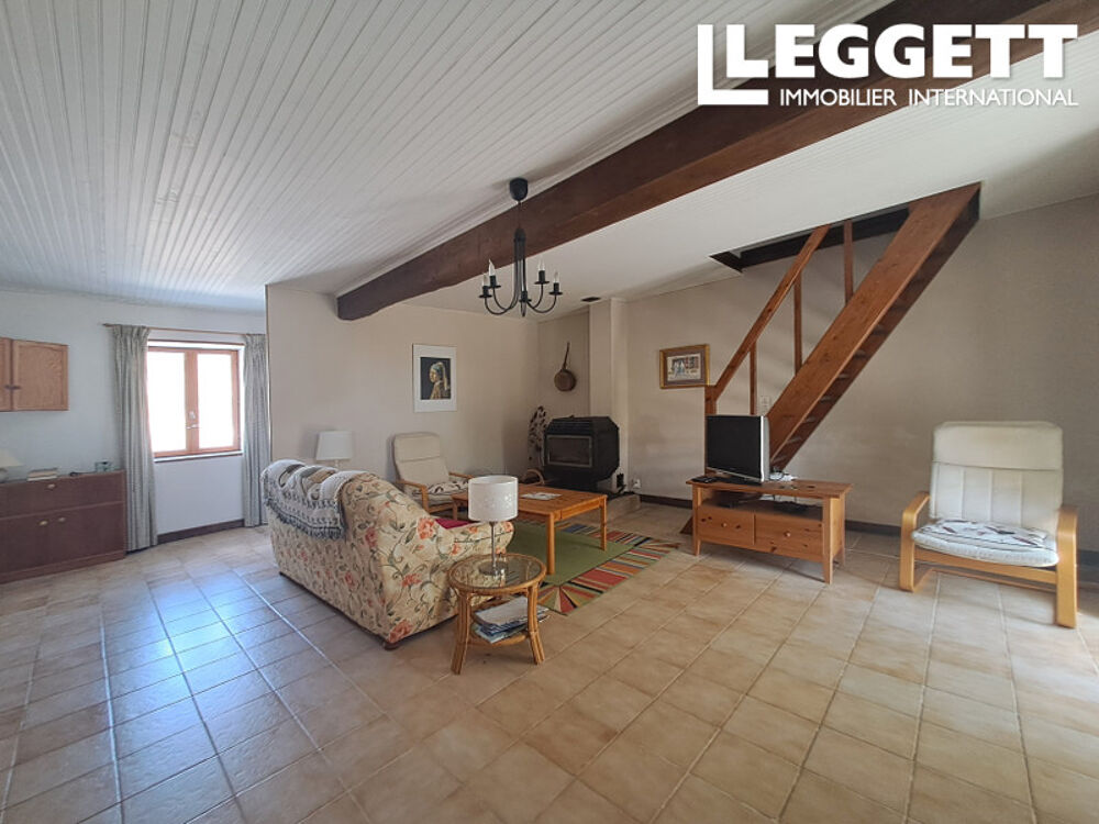 Vente Maison Maison de caractère en pierre avec 3/4 chambres, jardin et commodités à pied Paizay-naudouin-embourie
