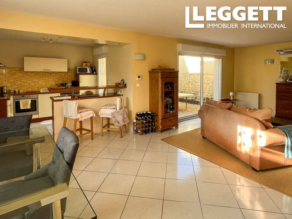 Vente Maison Tr�s belle maison moderne de 3 chambres avec cour, id�alement situ�e au c?ur de Ruffec Ruffec