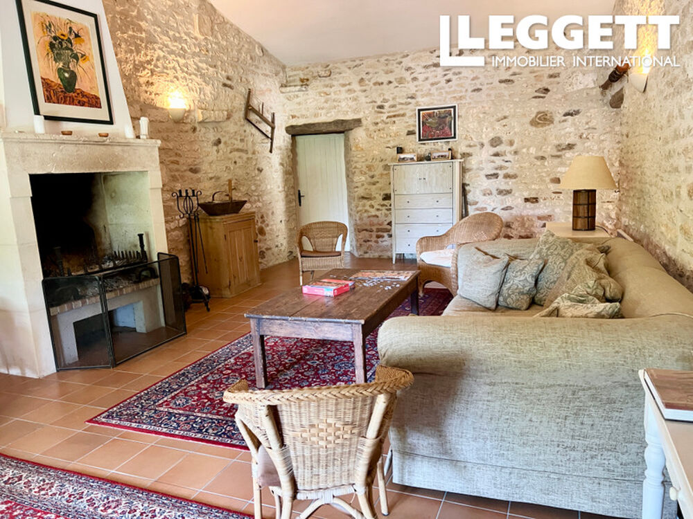 Vente Maison Charmante maison en pierre vieille de 400 ans avec piscine près de la côte atlantique. Geay