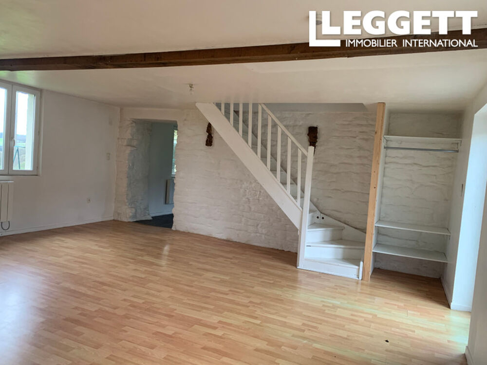 Vente Maison Spacieuse et superbe maison avec terrasse et garage, offrant une vue imprenable sur la belle campagne normandy Sourdeval