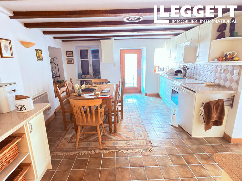 Deux maisons de deux chambres, très bien entretenues, avec jardin, grange, cour et projet de rénova
