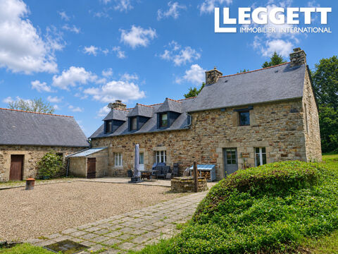   Maison de caractère avec 2 chambres, deux granges en pierre et cour intérieure. Plusquellec! Maison - 5 pièce(s) - 150 m²