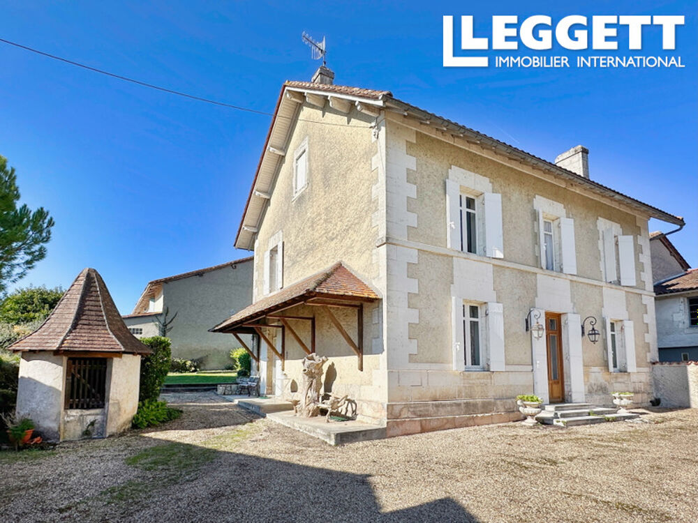 Vente Maison Grande maison de village de 4 chambres, avec grange, puits et vaste jardin arboré. Proche des commerces. Saint-sÉverin