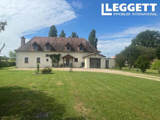 Maison 9 pièces 260 m² · à Montazeau · 260 m² · 395 000 €
