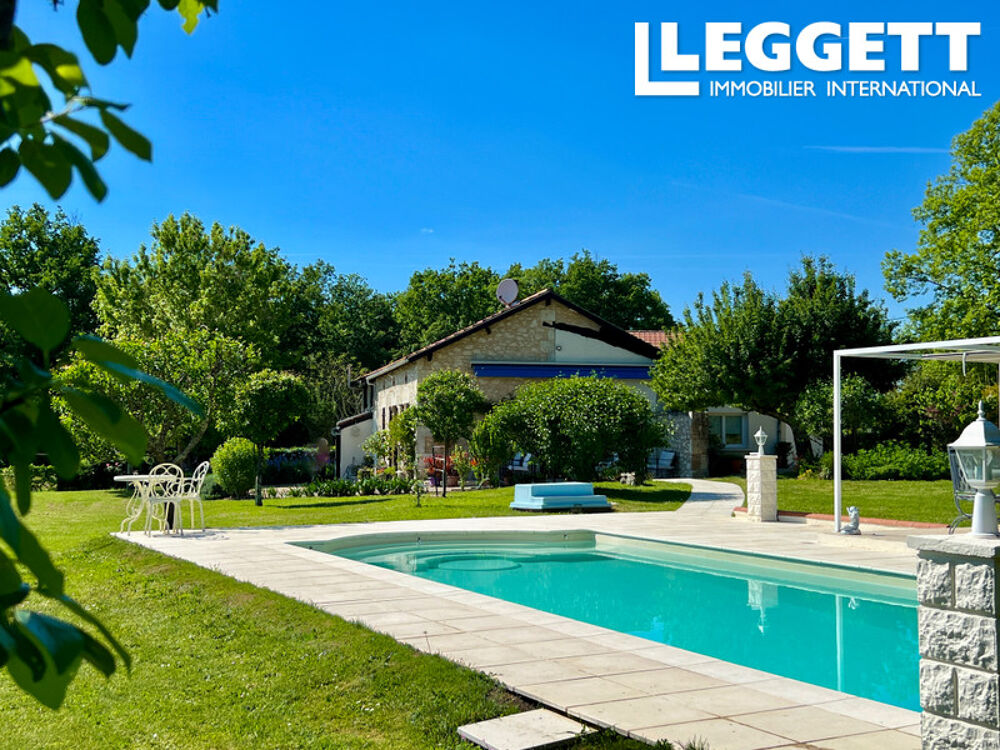 Vente Maison Superbe maison avec piscine et vue imprenable, à seulement 3 km d'un joli village avec toutes les commodités Eymet