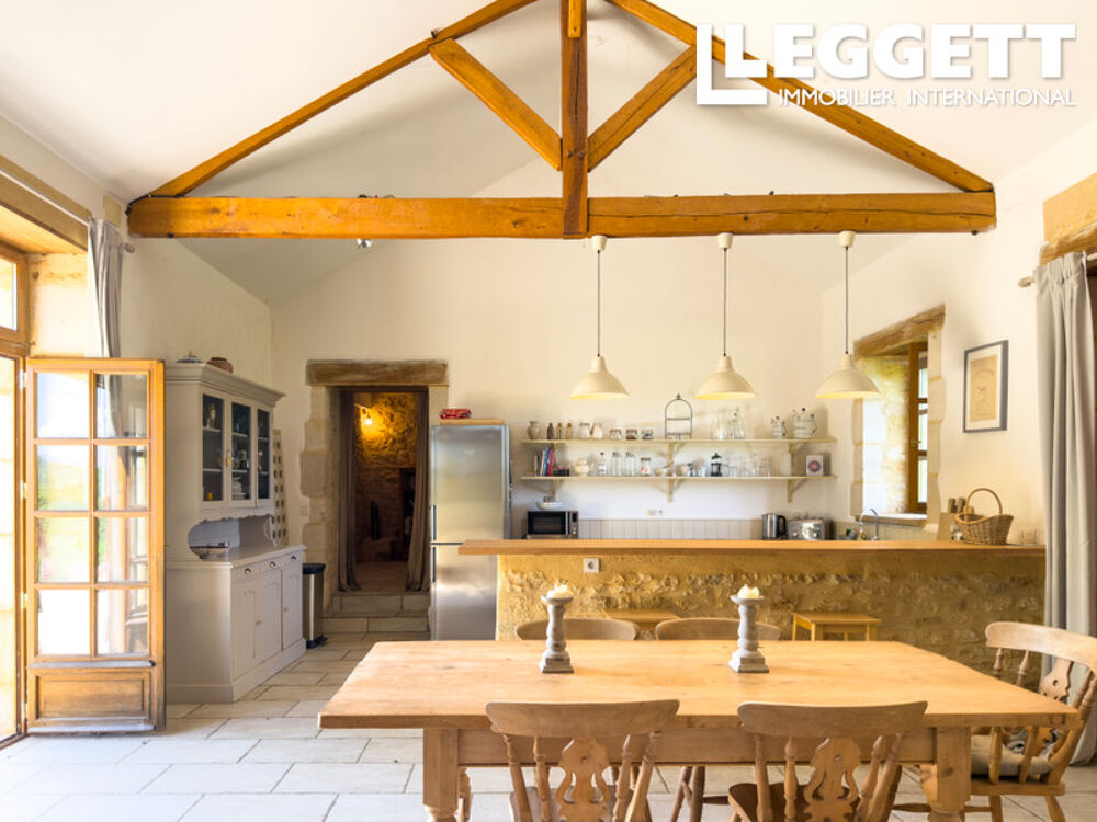 Vente Maison Maison de cinq chambres magnifiquement restaurée, offrant une vue imprenable sur son domaine privé Puy-l'ÉvÊque