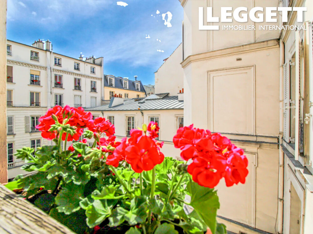 Vente Appartement PARIS 10e Rue Martel,  appart lumineux, 2P (T2) + cuisine, 34,35 M2, jolie cour pavée, 3e étage, immeuble 1880 Paris 10