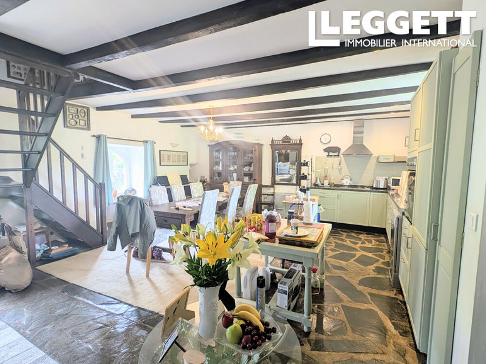 Maison bretonne historique de 3 chambres, offrant un potentiel de gîte et un espace surprenant, à Kergloff