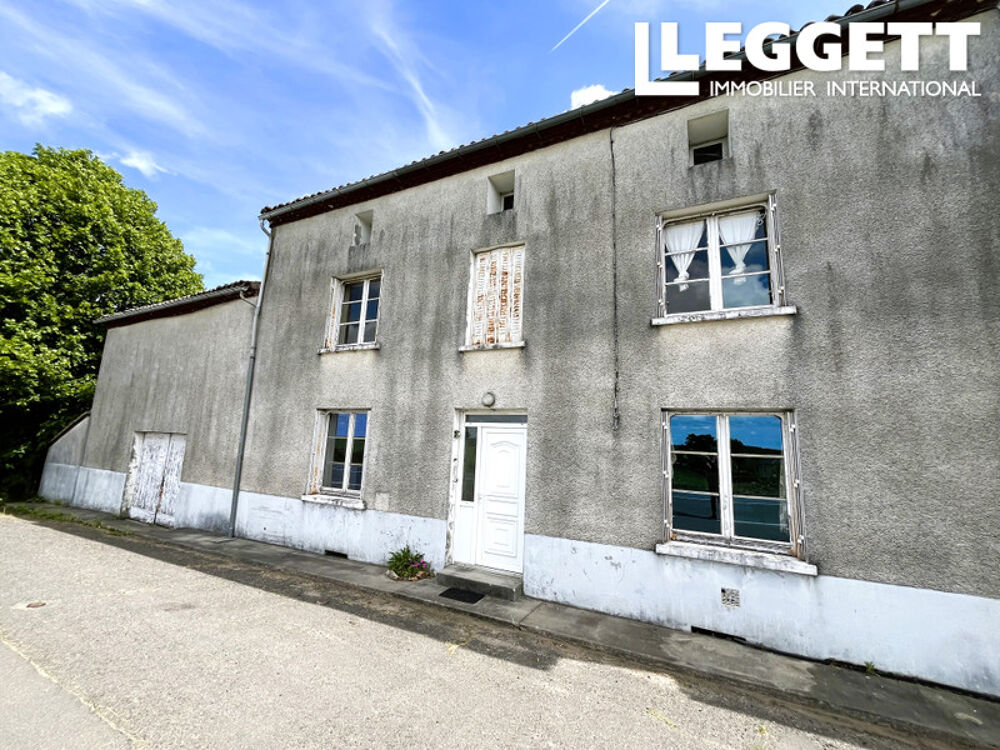 Grande propriété avec maison 360m2 de 3 ch à rénover, grange attenante/garage, terrain constructible 3895m2