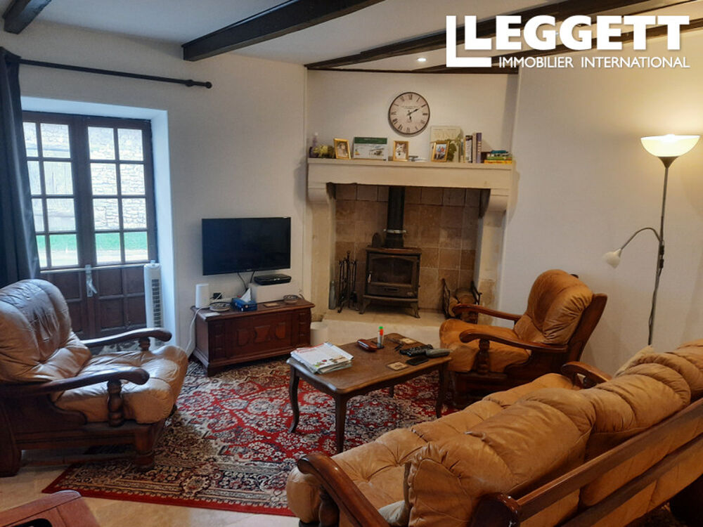 Charmante maison de 2 chambres et potentiel supplémentaire, beau jardin et près d'un village avec commodités