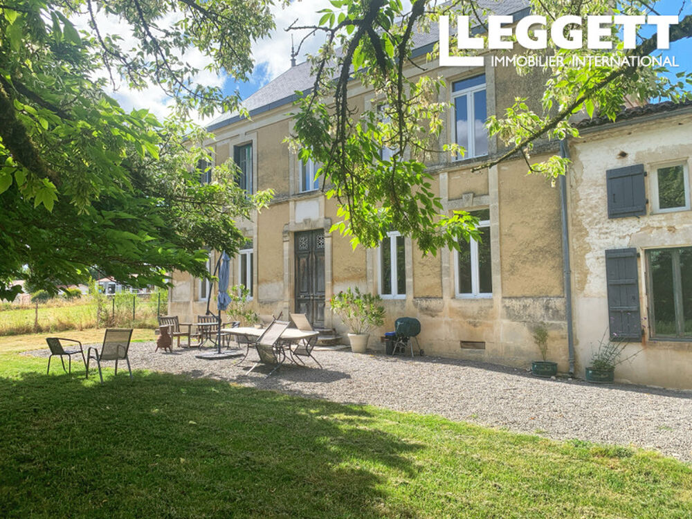 Maison 14 pièces 228 m² · à Saint-Pierre-de-Juillers · 228 m² · 278 200 €