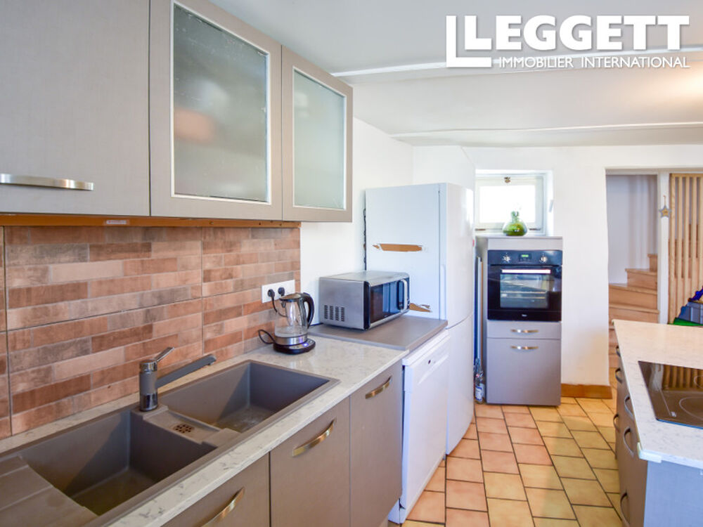Charmante Maison de Bourg, 3 chambres + bureau, beaux volumes et jardin clos