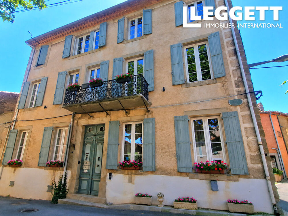 Une exceptionnelle Maison de Maître alliant élégance intemporelle, dépendances, s jardins et piscine
