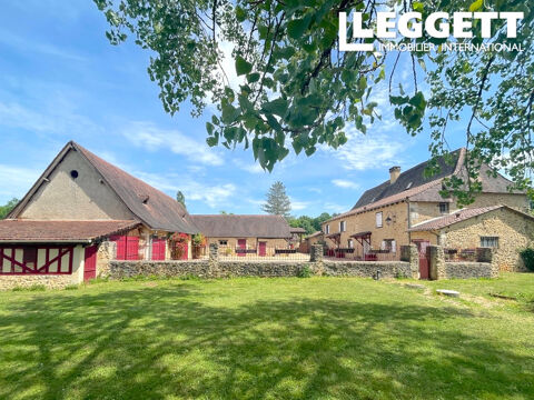   P�rigord Noir ? Propri�t� de caract�re authentique sur pr�s de 14 ha en position dominante, sans nuisance Maison - 270 m�