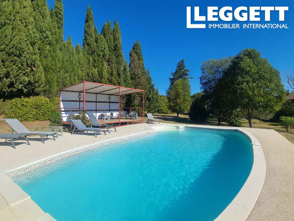 Magnifique Domaine en pierre avec trois gîtes indépendants, dépendances, jardins et piscine.