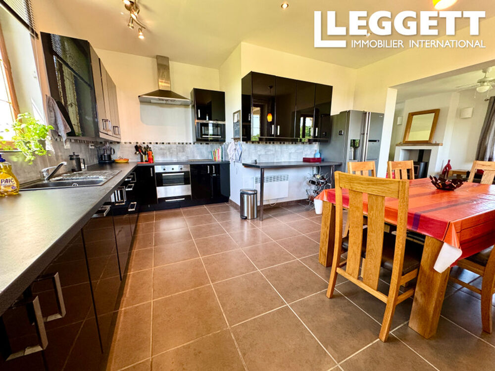 Vente Maison Villa indépendante de 4 chambres, emplacement charmant avec une vue magnifique, en parfait état. RibÉrac