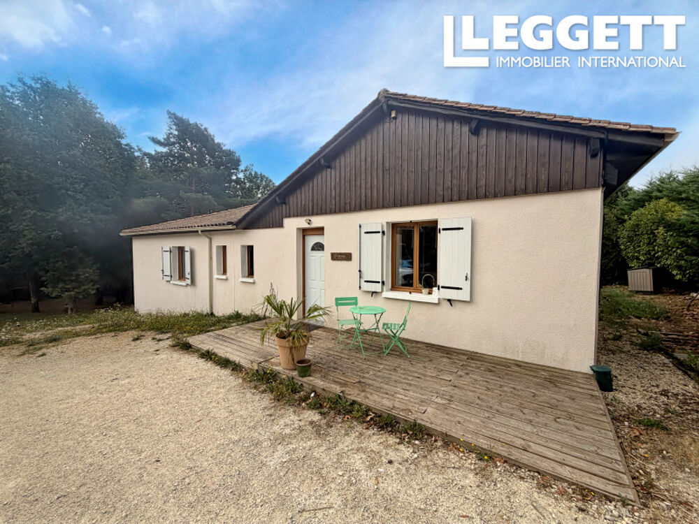 SOUS OFFRE Maison de plain-pied avec 4 chambres et un beau terrain. Importants travaux structurels à prévoir.