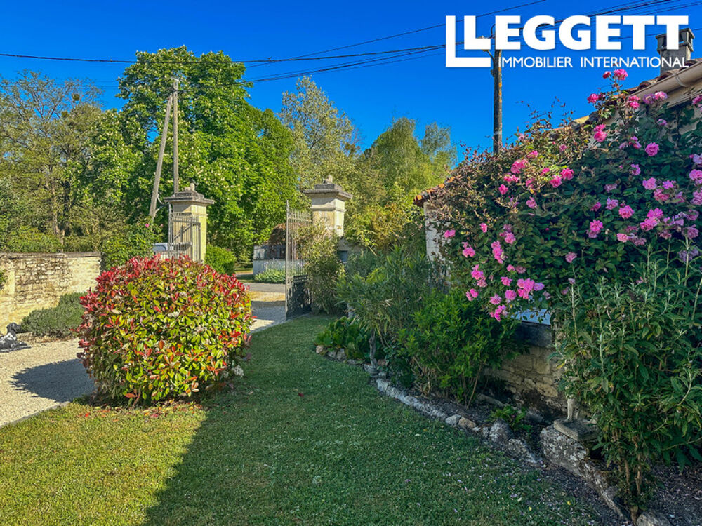 Vente Maison Maison avec 2 gîtes indépendants & piscine. Excellent état - fort potentiel de revenus locatifs. Proche Cognac Mons