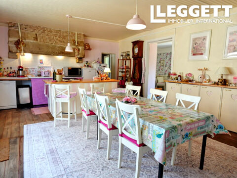   Spacieuse propriété de village avec 4 chambres, 2 grandes granges, un jardin clos privé et un verger à l'arriè Maison - 6 pièce(s) - 197 m²