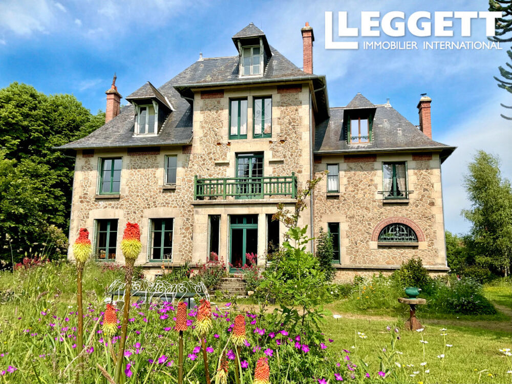 Manoir unique avec annexe, anciennes dépendances et jardin arboré dans un cadre rural idyllique