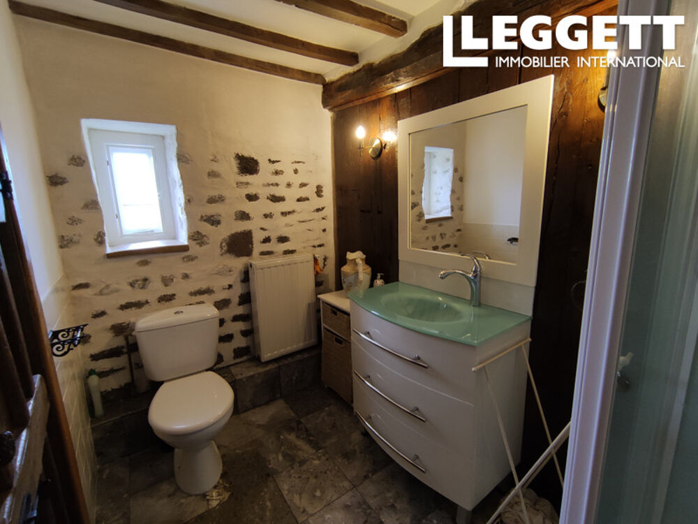 Belle maison de campagne. Avec 5 chambres et environ 2 hectares.
