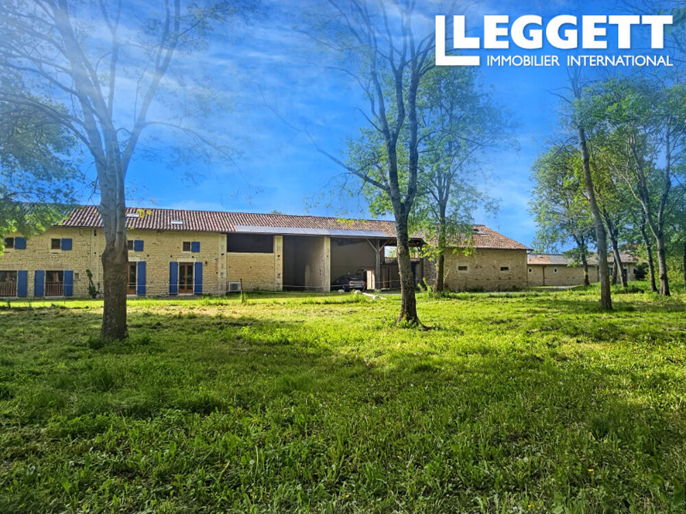 Maison 10 pièces 284 m² · à Niort · 284 m² · 439 000 €