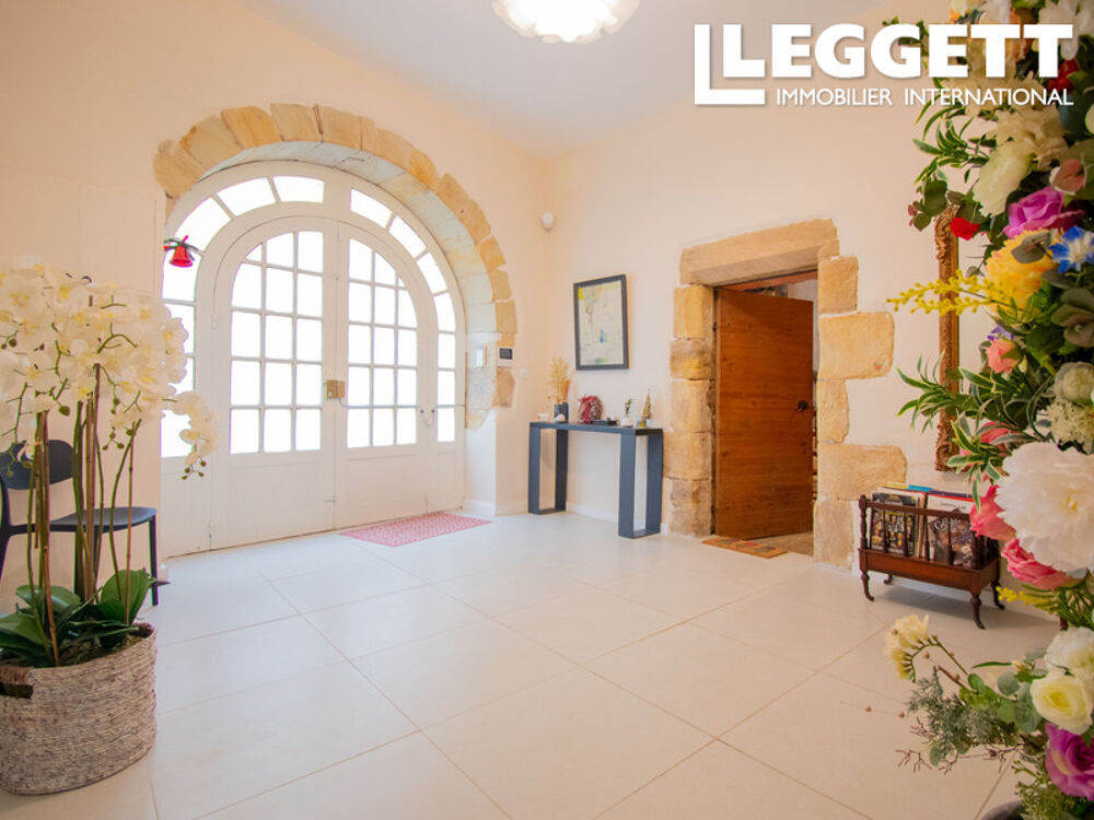 Superbe maison à Alet-les-Bains avec la possibilité de faire des chambres d'hôtes, jardin et garage.