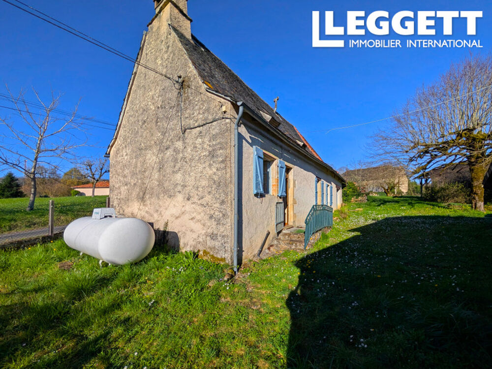 Vente Maison Une ancienne fermette à rénover avec des dépendances, dont une grande grange et un pré à flanc de colline Terrasson-lavilledieu