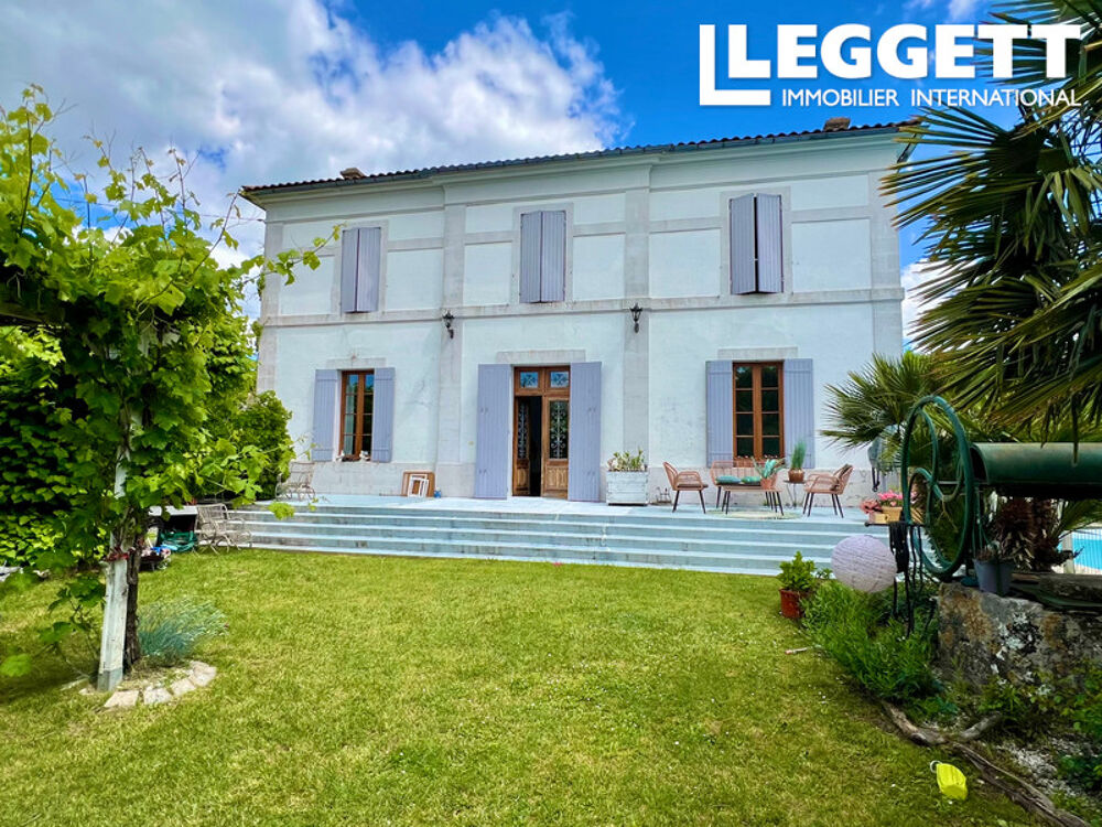 Maison individuelle de 5 chambres avec piscine chauffée, beau jardin, grange à Lorignac