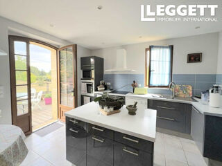  Maison � vendre 15 + pi�ces 345 m�