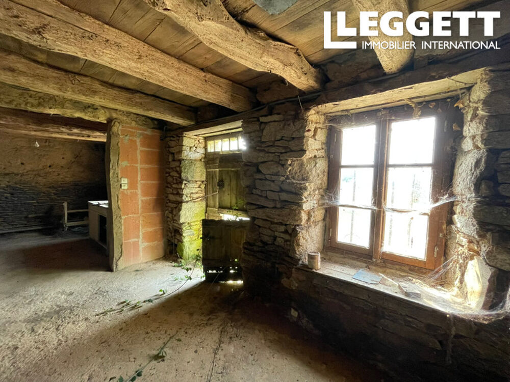 Une véritable page blanche ! Maison mitoyenne à rénover dans un hameau tranquille, en Morbihan.