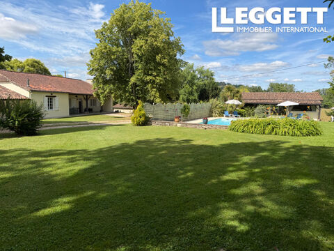 Charmante maison et gite, grange et piscine,  avec 8300m2 en plein campagne. 549900 47380 Monclar