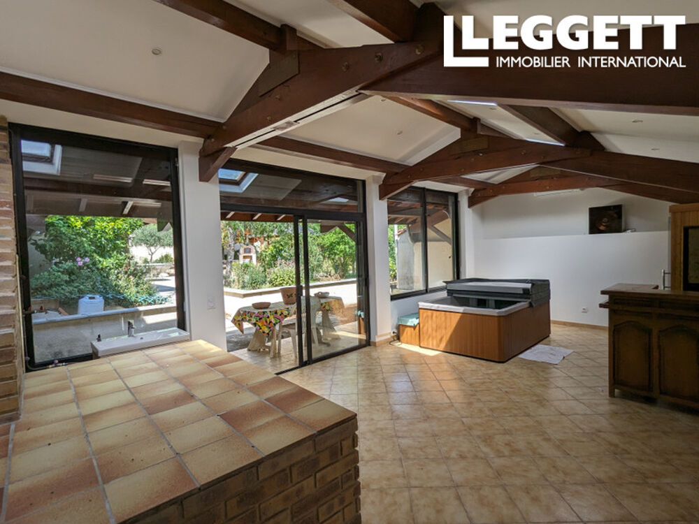 Vente Maison Aux portes de Lyon, maison 226 m² avec option pour  bâtiment 183 m²  amateurs d?autos  sur terrain 1670  m²<br /> Saint-genis-laval
