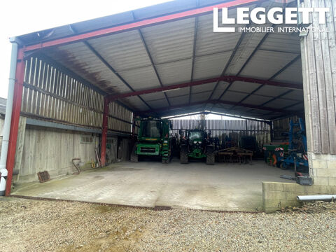 Une ferme c&eacute;r&eacute;ali&egrave;re en agriculture conventionnelle constitu&eacute;e de hangars agricoles avec 21 ha de champs. 277130 50580 Canville-la-rocque