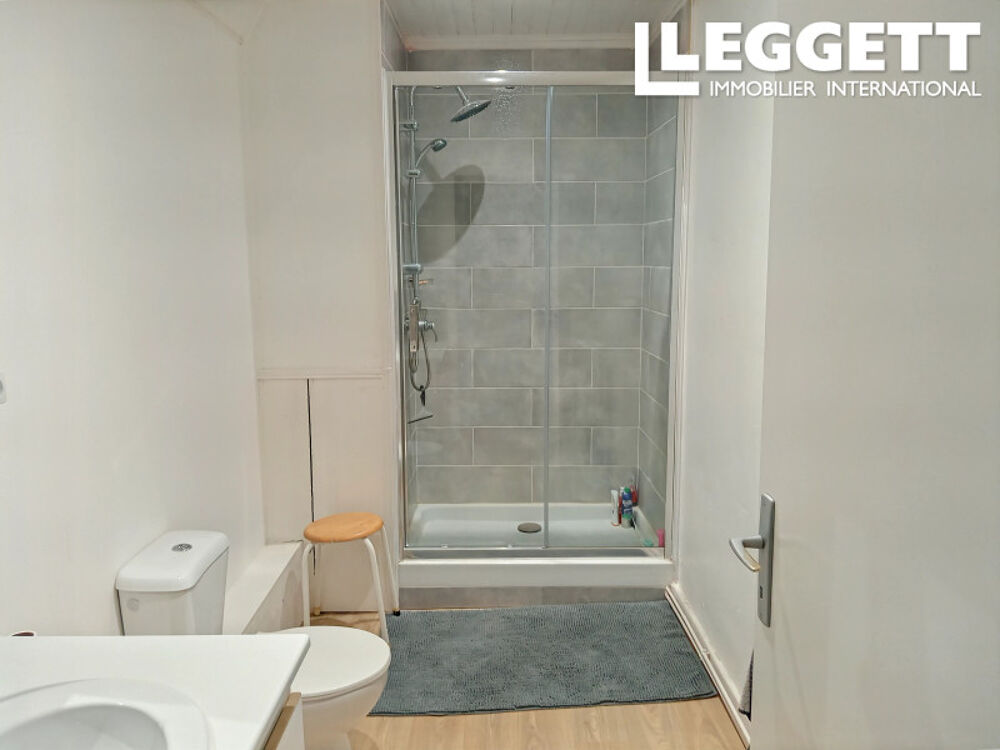Vente Maison Charmante maison de 3/4 chambres, avec jardin et grange à rénover, dans un village paisible de la Mayenne. La pallu