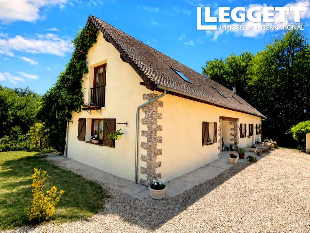 Vente Maison Spacieuse propriété de village de 4 chambres avec garage indépendant et grand étang de pêche ! Champniers-et-reilhac