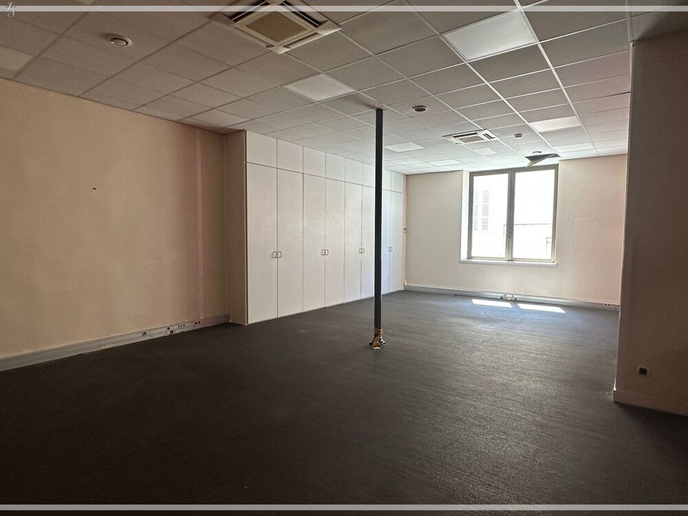   À VENDRE – Local professionnel de 106 m² Mâcon