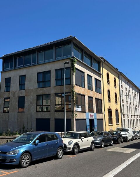 &Agrave; VENDRE – Local professionnel de 106 m&sup2; 102000 71000 Mâcon