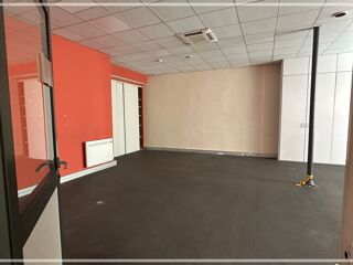   À VENDRE – Local professionnel de 106 m² Mâcon