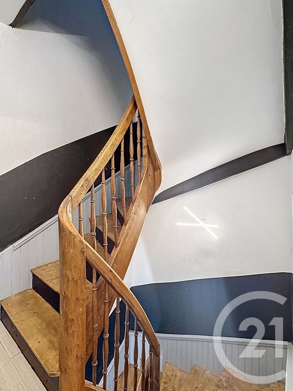 vente Maison - 6 pièce(s) - 108 m² La Tour-du-Crieu (09100)