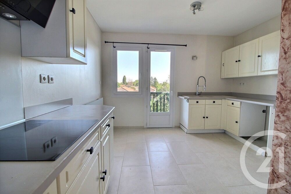 **LA BOISSE Appartement T3 de 79 m² avec balcons, cave ....