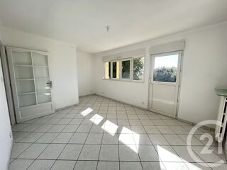  Appartement à louer 4 pièces 63 m²
