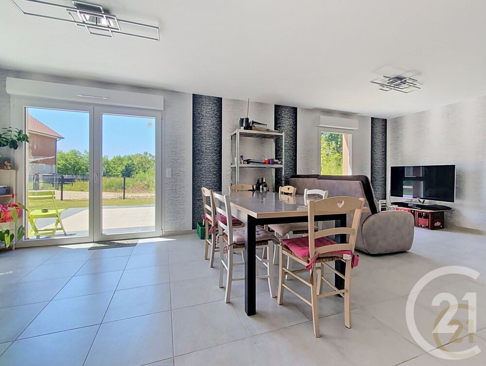 location Appartement - 4 pièce(s) - 91 m² Dambenois (25600)