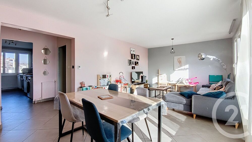 T5 de 95 m² Feyzin-le-Bas Résidence Le Vercors Rénova....