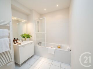  Appartement à louer 3 pièces 65 m²