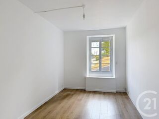 location Appartement - 4 pièce(s) - 96 m² Saint-Nicolas-de-Redon (44460)