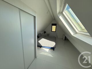  Appartement à louer 3 pièces 92 m²