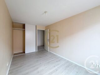  Appartement à louer 3 pièces 60 m²
