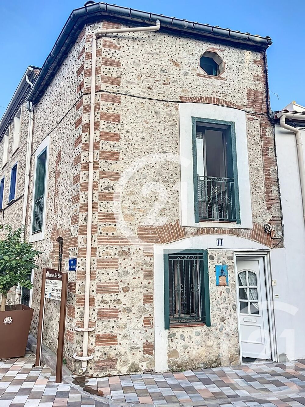 Uniquement chez CENTURY 21 !!! MAISON de VILLAGE - L....