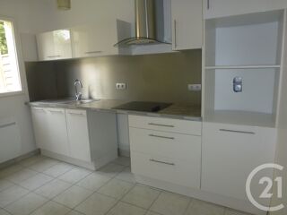  Appartement à louer 2 pièces 63 m²